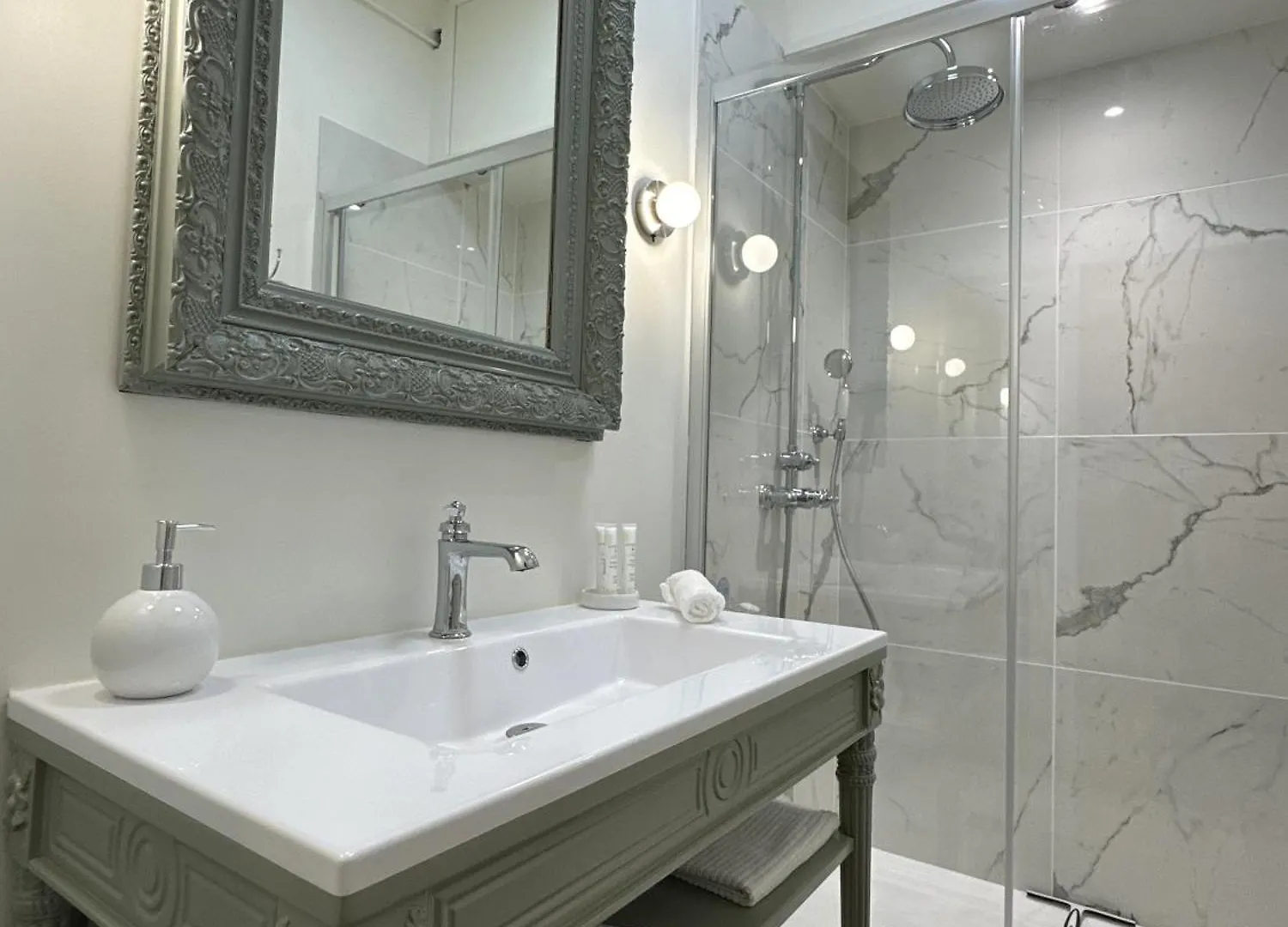 Apartment Appartement Eugenie Vichy