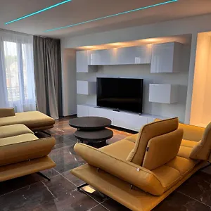 De Grignan Hotel
